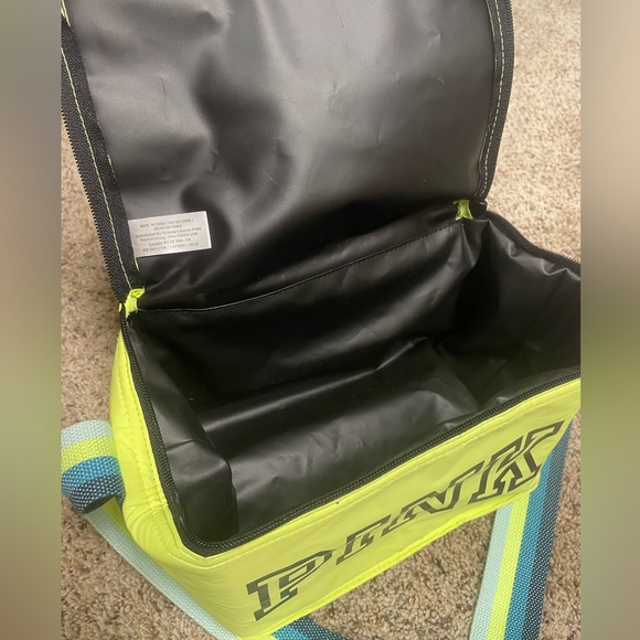 PINK Victoria’s Secret Neon Yellow Insulated Cooler with Foam Dog Keychain - Picture 4 of 4